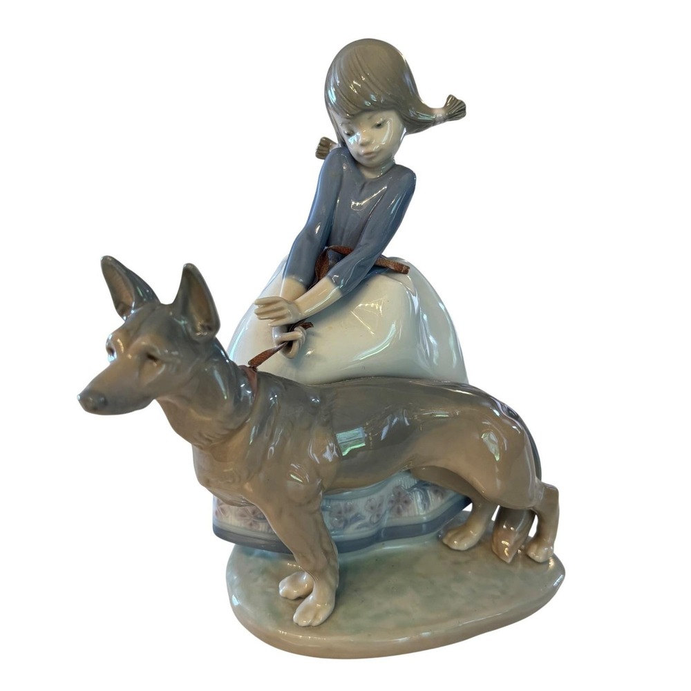 Lladro 1533 Girl with German‎ Shepherd Porcelain Figurine Juan Huerta Spain 1987